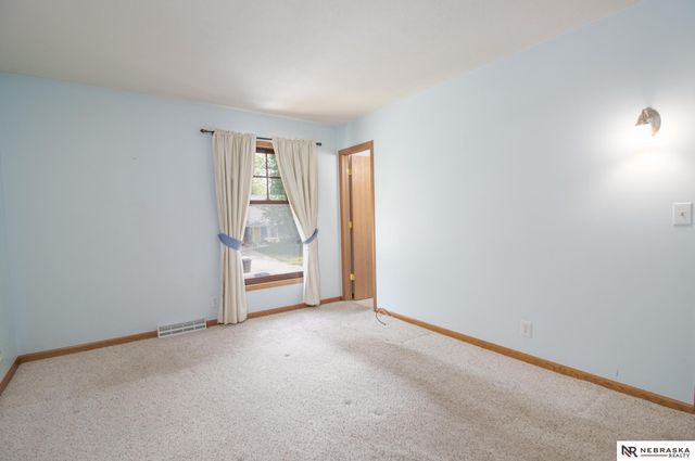 13517 Frances Street, Omaha, NE 68144