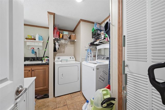 37 Unit 88 Hubbard Avenue 88, Riverhead, NY 11901