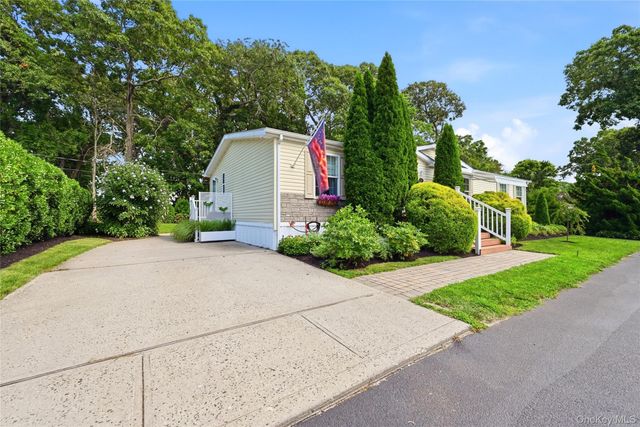 37 Unit 88 Hubbard Avenue 88, Riverhead, NY 11901