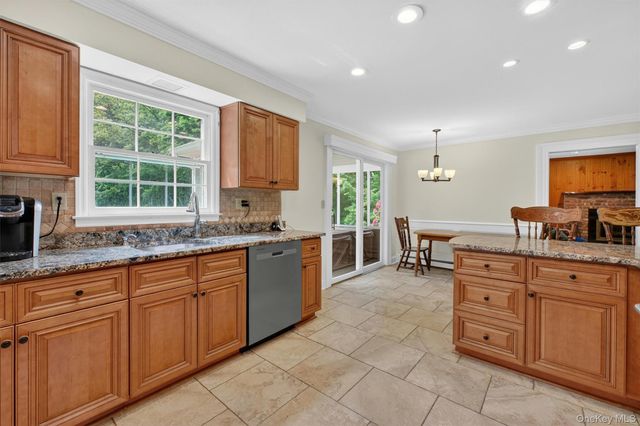 7 Pellbridge Drive, Hopewell Junction, NY 12533