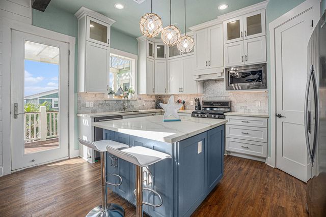 21233 Gulf Drive, Galveston, TX 77554