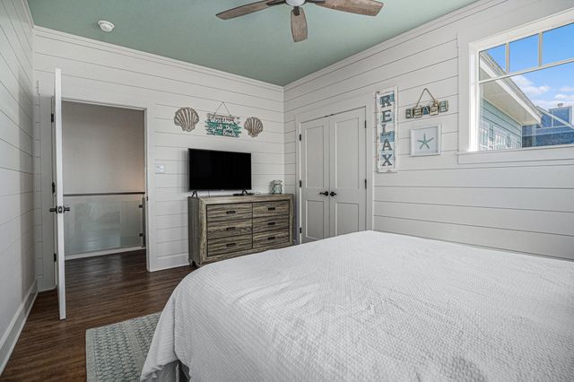 21233 Gulf Drive, Galveston, TX 77554