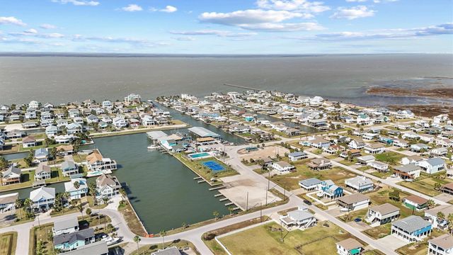 21233 Gulf Drive, Galveston, TX 77554