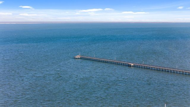 21233 Gulf Drive, Galveston, TX 77554