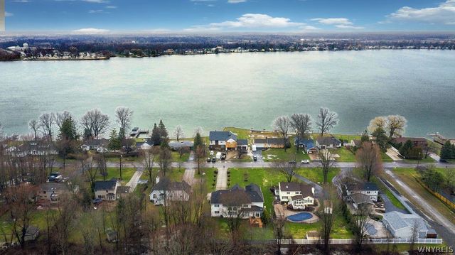 5010 East River Road, Grand Island, NY 14072