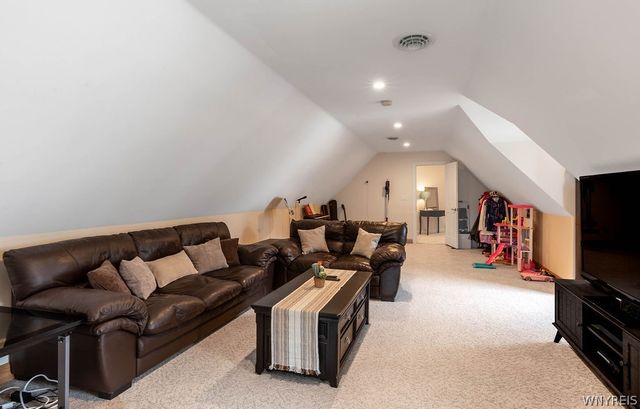 5010 East River Road, Grand Island, NY 14072