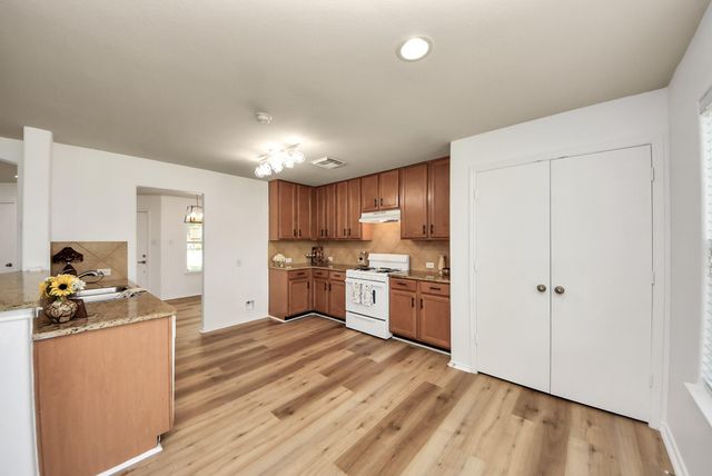 1718 Adobe Stone Drive, Humble, TX 77396