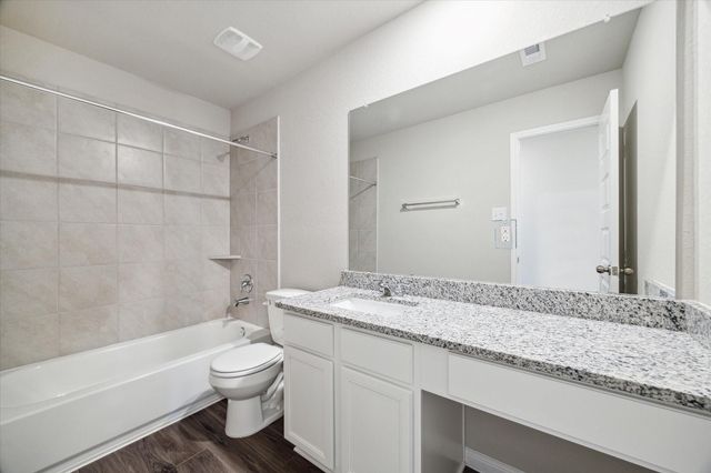 715 Gavin Walker Drive, Rosharon, TX 77583