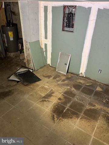 2468 N DOVER ST, Philadelphia, PA 19132