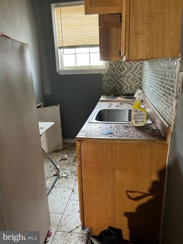 2468 N DOVER ST, Philadelphia, PA 19132