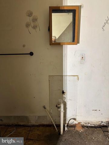 2468 N DOVER ST, Philadelphia, PA 19132