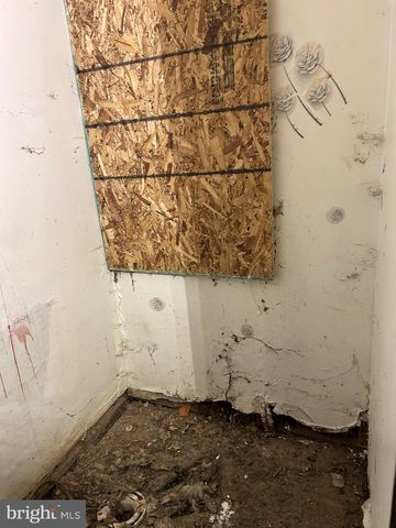 2468 N DOVER ST, Philadelphia, PA 19132