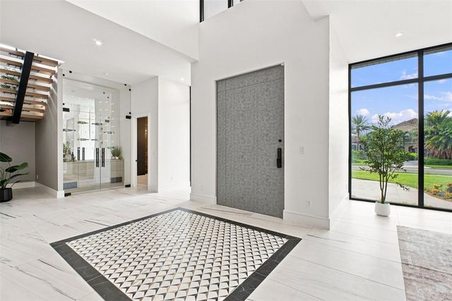 1076 SNELL ISLE BOULEVARD NE, St Petersburg, FL 33704