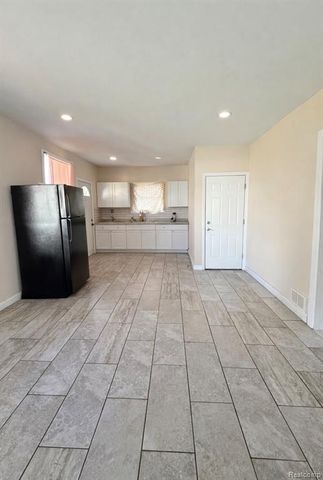 6735 Clifton Street, Detroit, MI 48210