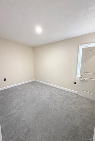 6735 Clifton Street, Detroit, MI 48210