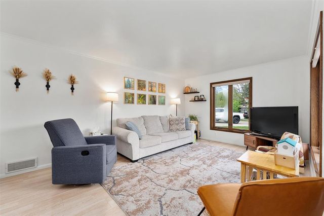 3674 S Mission Drive, Eau Claire, WI 54701
