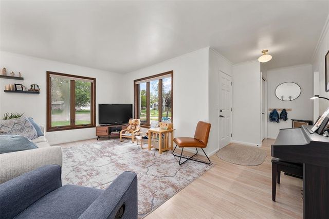 3674 S Mission Drive, Eau Claire, WI 54701