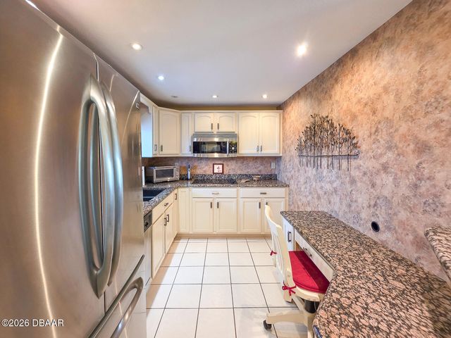 100 Silver Beach Ave Apt 614, Daytona Beach, FL 32118