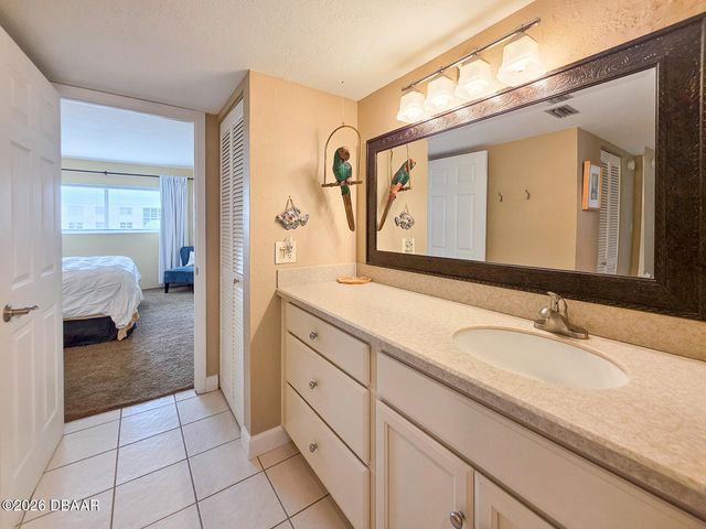 100 Silver Beach Ave Apt 614, Daytona Beach, FL 32118