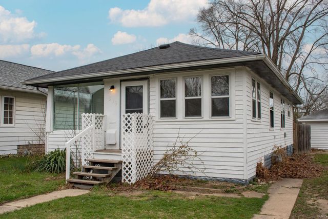 809 E Fairview Avenue, South Bend, IN 46614