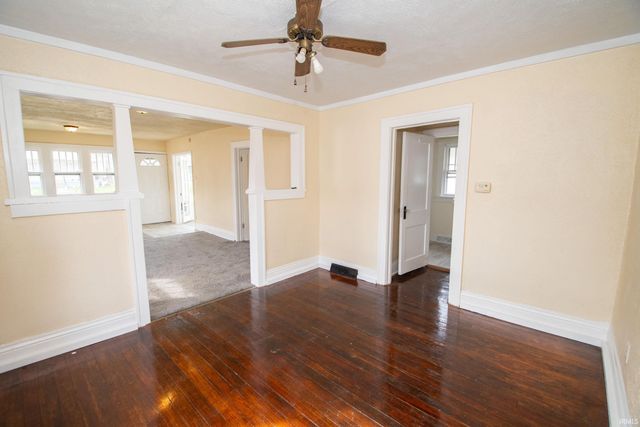 809 E Fairview Avenue, South Bend, IN 46614