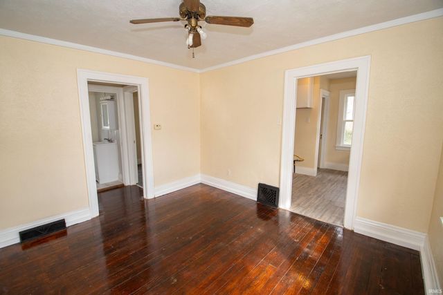 809 E Fairview Avenue, South Bend, IN 46614