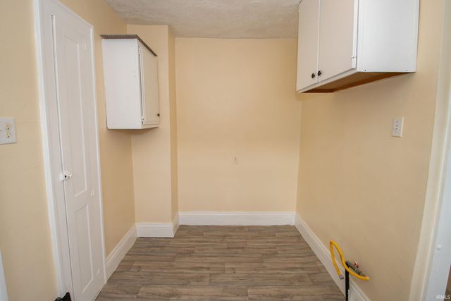 809 E Fairview Avenue, South Bend, IN 46614