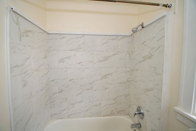 809 E Fairview Avenue, South Bend, IN 46614