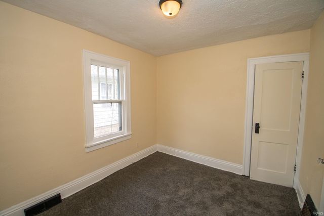 809 E Fairview Avenue, South Bend, IN 46614