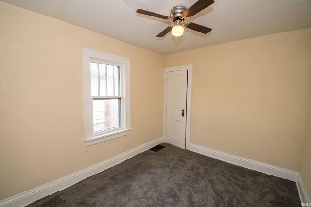 809 E Fairview Avenue, South Bend, IN 46614