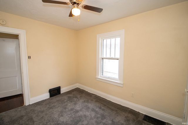 809 E Fairview Avenue, South Bend, IN 46614