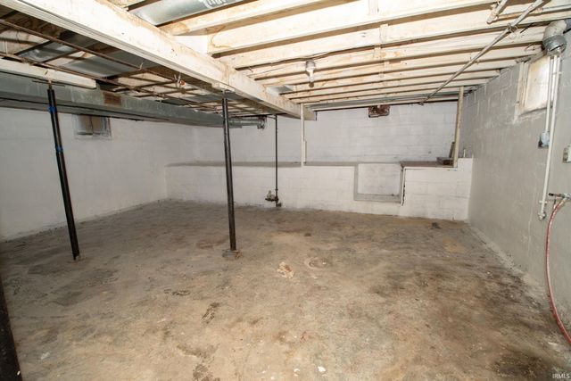 809 E Fairview Avenue, South Bend, IN 46614