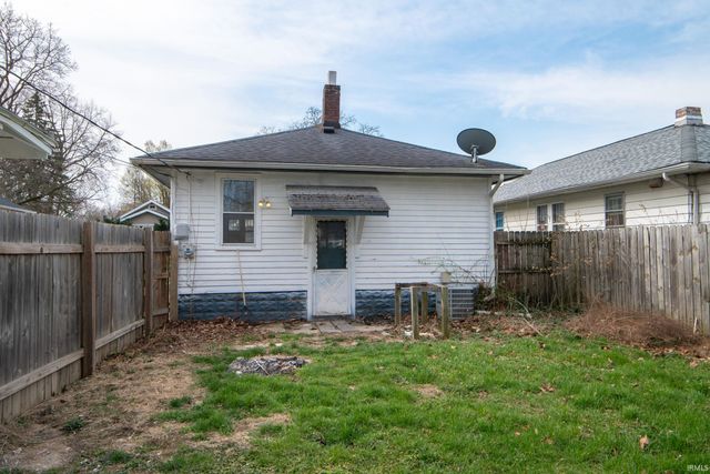 809 E Fairview Avenue, South Bend, IN 46614