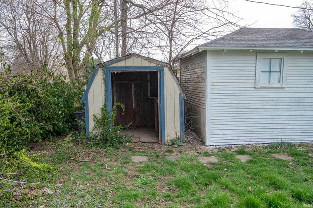 809 E Fairview Avenue, South Bend, IN 46614