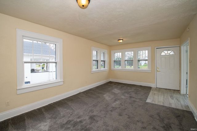 809 E Fairview Avenue, South Bend, IN 46614