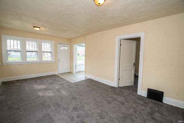 809 E Fairview Avenue, South Bend, IN 46614