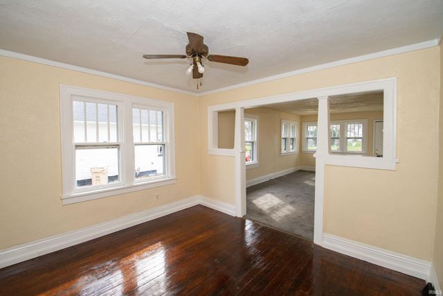 809 E Fairview Avenue, South Bend, IN 46614