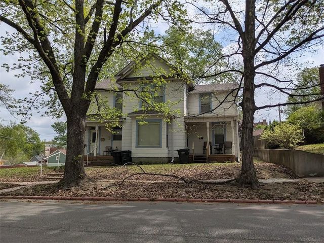 1101 S Broadway Street, Leavenworth, KS 66048