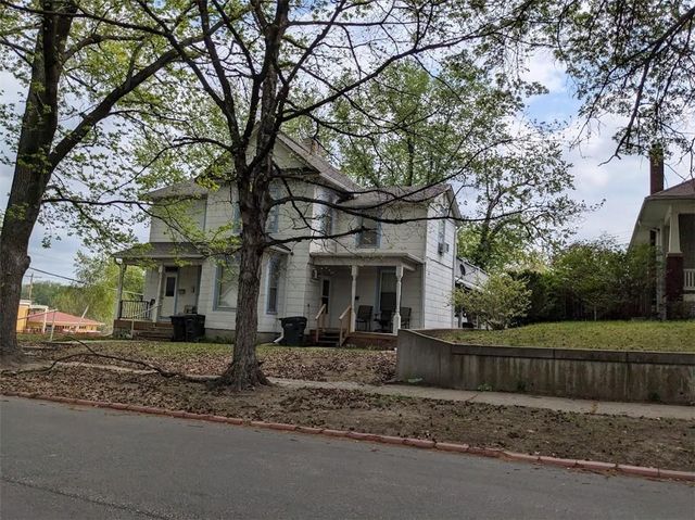 1101 S Broadway Street, Leavenworth, KS 66048