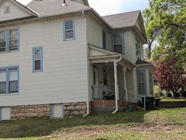1101 S Broadway Street, Leavenworth, KS 66048