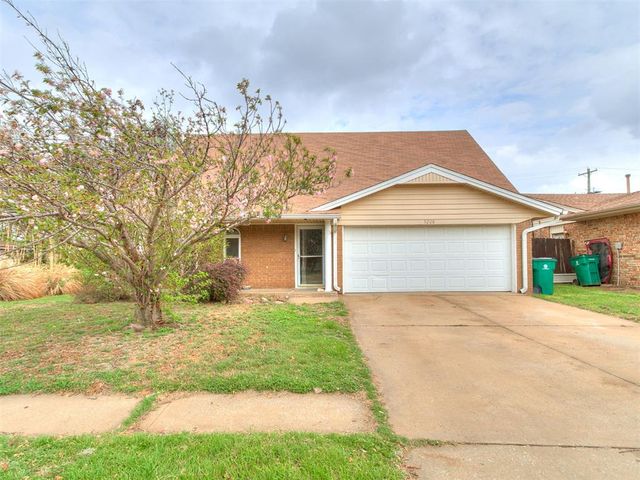 9208 S Winston Way, Moore, OK 73139