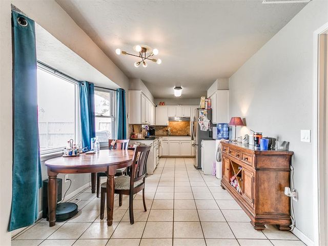 9208 S Winston Way, Moore, OK 73139