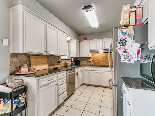 9208 S Winston Way, Moore, OK 73139