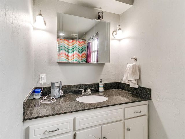 9208 S Winston Way, Moore, OK 73139