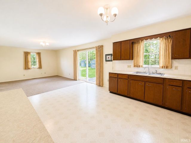 219 Holiday Drive, Greentown, IN 46936
