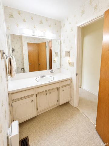 219 Holiday Drive, Greentown, IN 46936