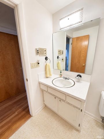 219 Holiday Drive, Greentown, IN 46936