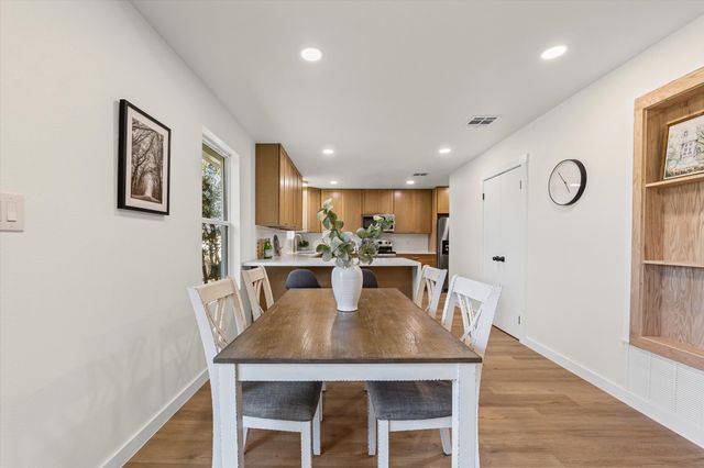 336 Oakwood Lane, Hewitt, TX 76643