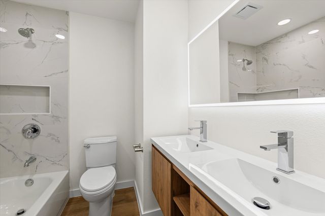 336 Oakwood Lane, Hewitt, TX 76643