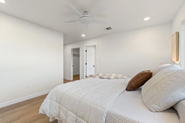 336 Oakwood Lane, Hewitt, TX 76643